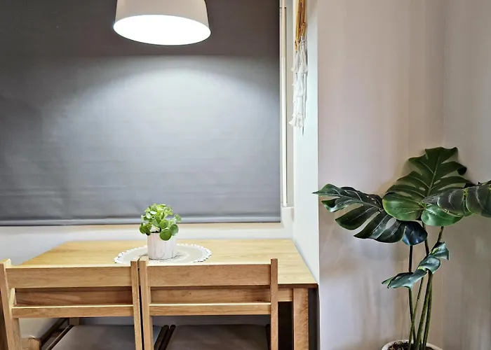 아파트 Stylish And Spacious Unit In Makati With Fast Wi-fi *